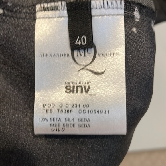 EUC silk Alexander McQueen puff sleeve shirt - Picture 3 of 5